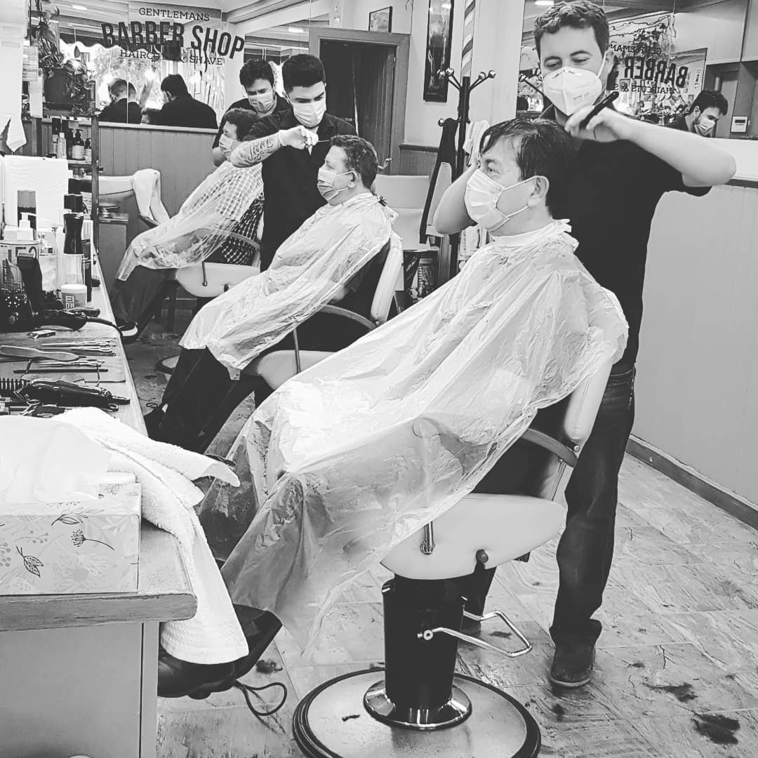 Adrián Barbería y Peluquería con medidas anti Covid-19
